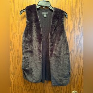 Liz Claiborne Faux Fur Vest in Black